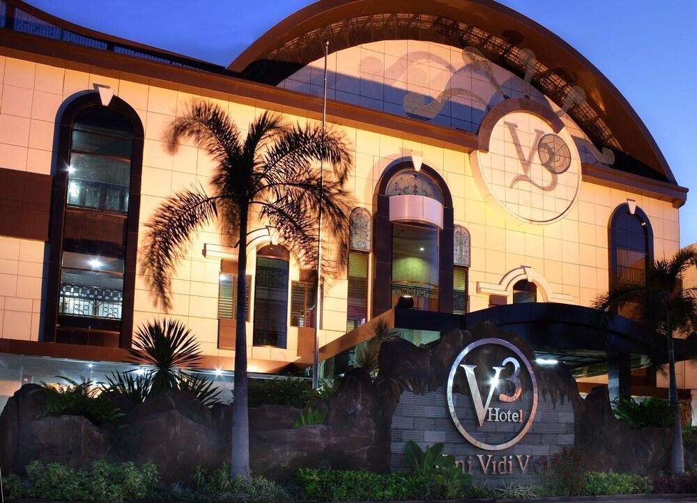 Hotel Oval Σουραμπάγια Εξωτερικό φωτογραφία