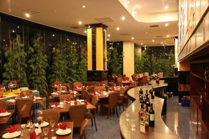 Hotel Oval Σουραμπάγια Εξωτερικό φωτογραφία