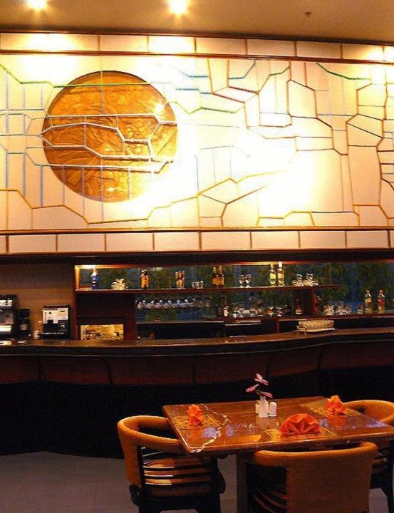 Hotel Oval Σουραμπάγια Εξωτερικό φωτογραφία