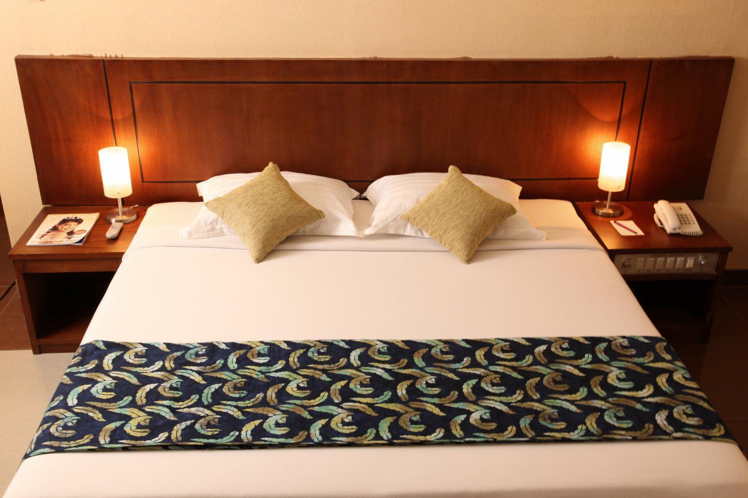 Hotel Oval Σουραμπάγια Εξωτερικό φωτογραφία