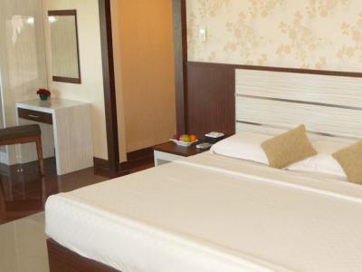 Hotel Oval Σουραμπάγια Εξωτερικό φωτογραφία