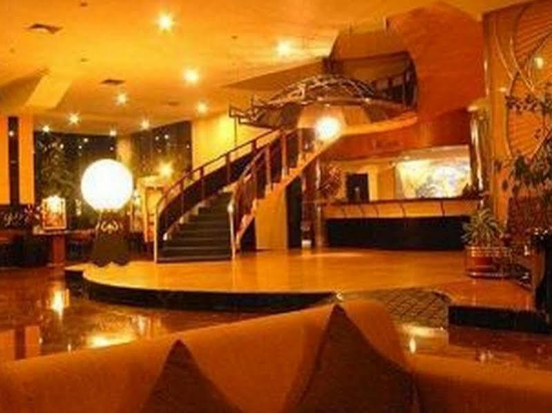 Hotel Oval Σουραμπάγια Εξωτερικό φωτογραφία